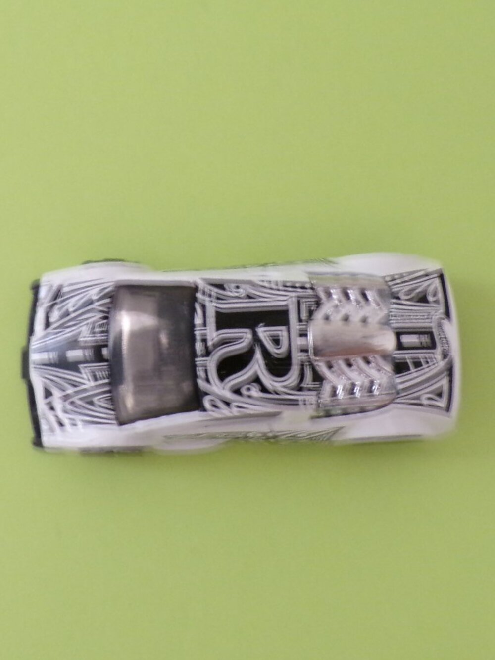Hot Wheels Zotic HW Art Cars R Black & White - Picture 5 of 6
